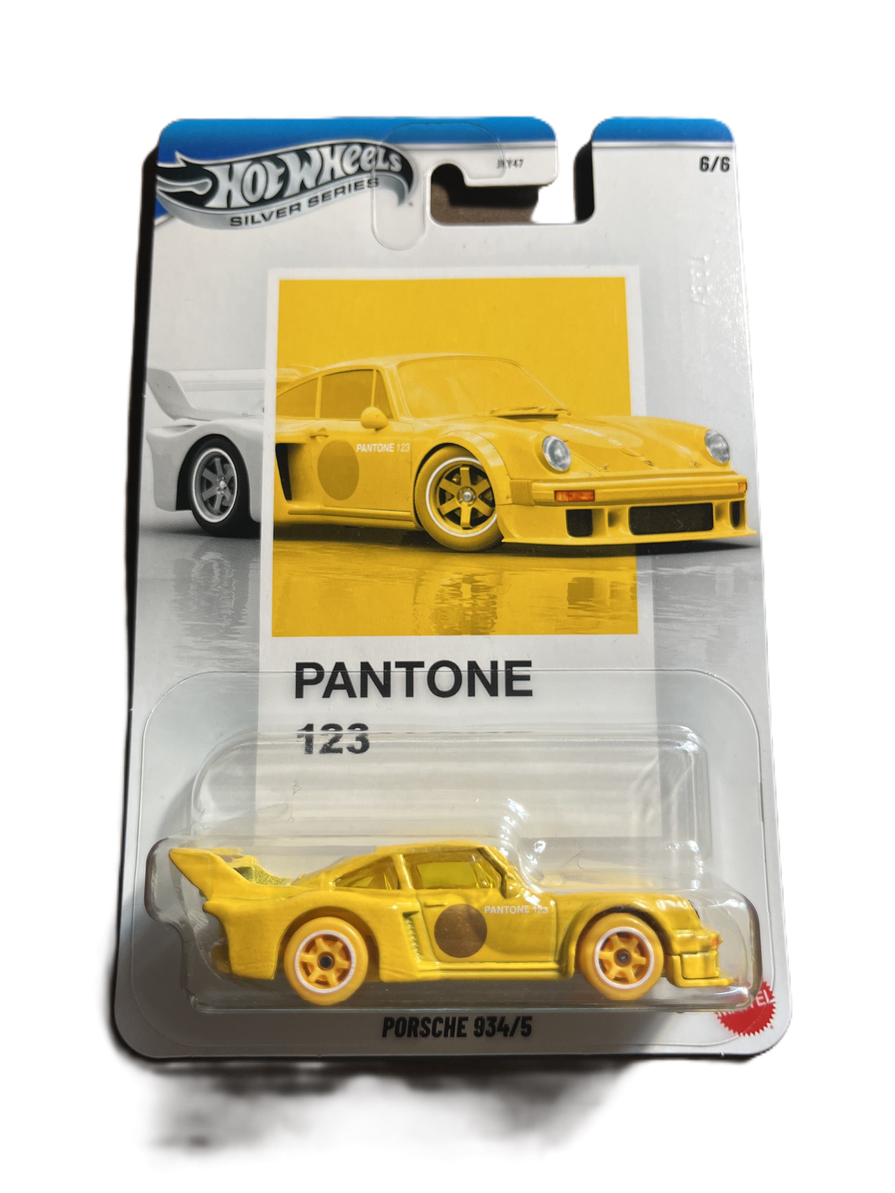 Hot Wheels JKY53 - Porsche 934/5 - Pantone 6/6 - Chase Car - long Card Silver Series - incl. Protector Pack