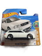 Hot Wheels HYX60 - 94 Audi Avant RS2 - short Card - 2025