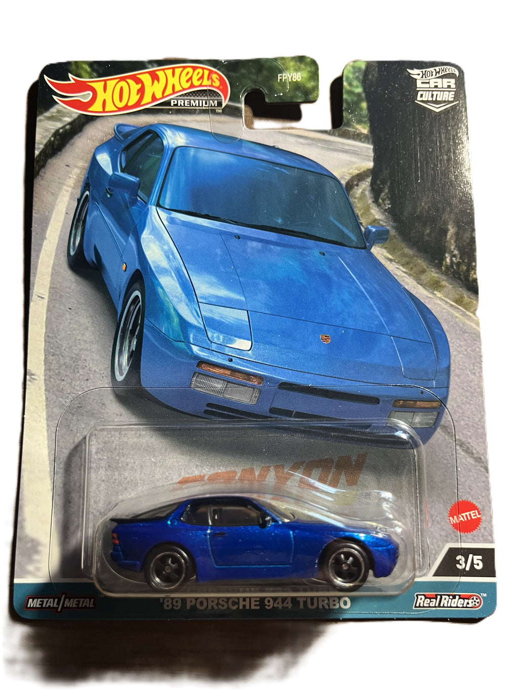 Hot Wheels HKC56 - 89 Porsche 944 Turbo - Canyon Warriors 3/5 - Premium