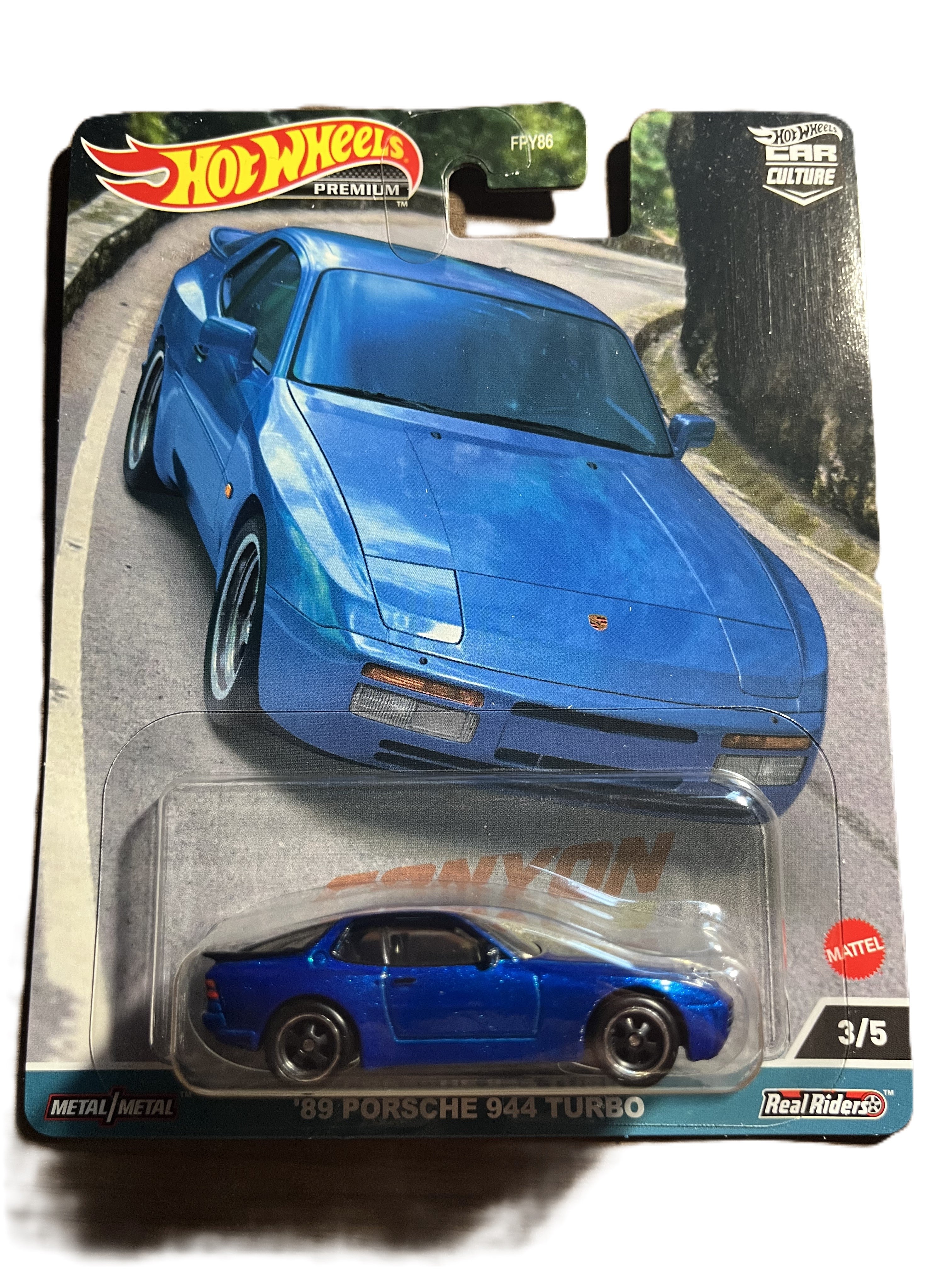 Hot Wheels HKC56 - 89 Porsche 944 Turbo - Canyon Warriors 3/5 - Premium