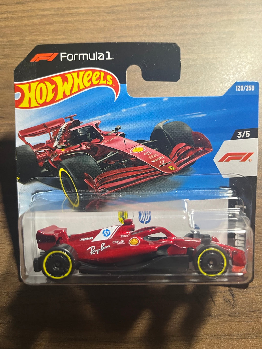 Hot Wheels JJJ78 - Scuderia Ferrari HP - short Card - 2026